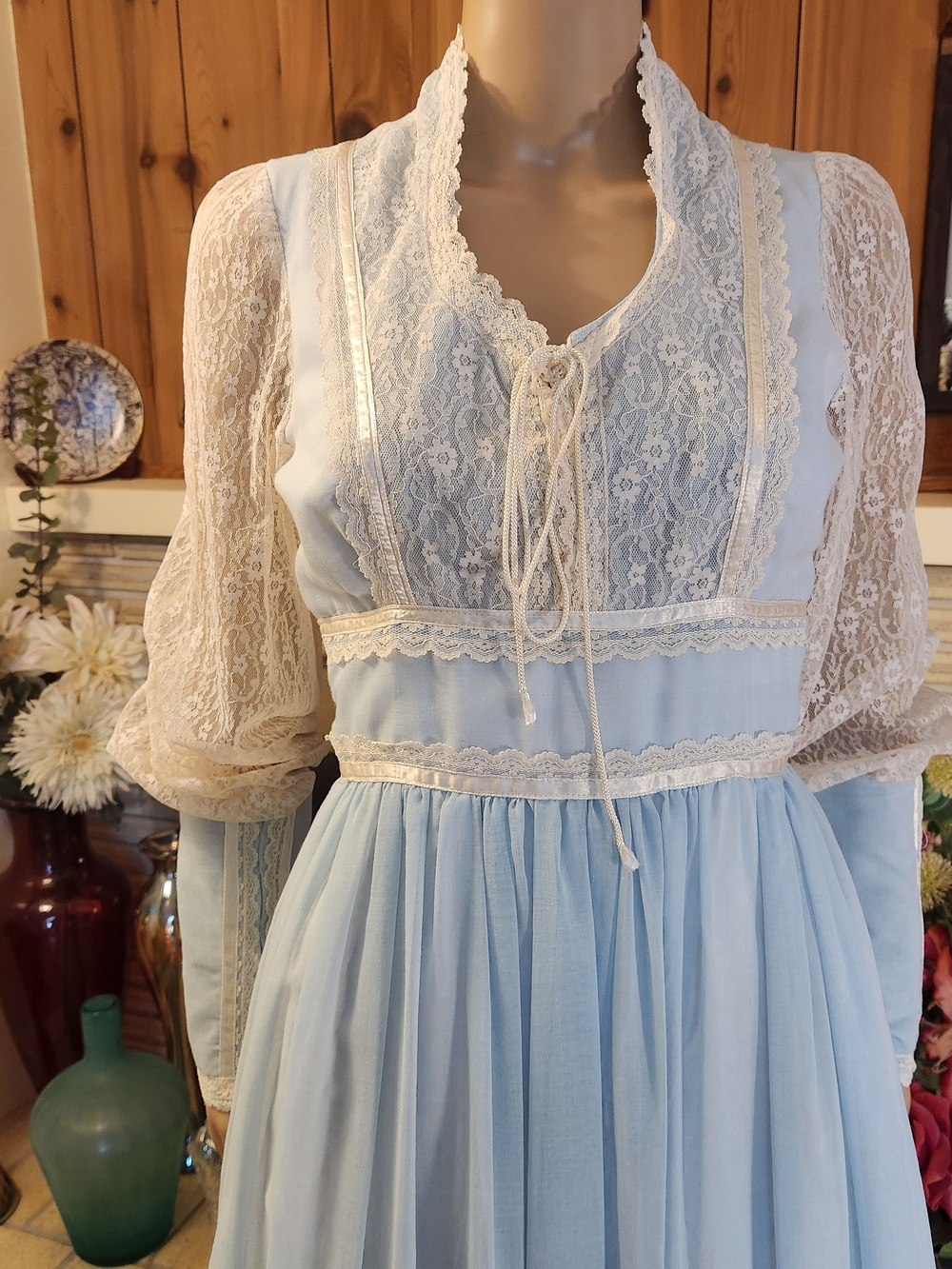 Vintage 70s Gunne Sax Corset Gown in Powder Blue - Picture 4 of 12